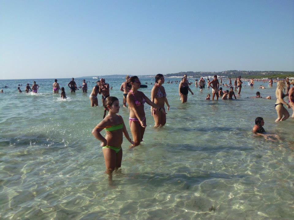 divertimento in spiaggia a Rivabella di Gallipoli (Puglia)