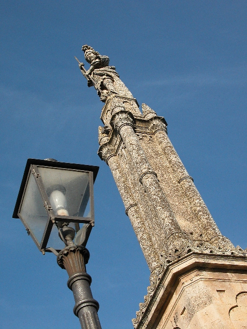Obelisco a Bagnolo del salento