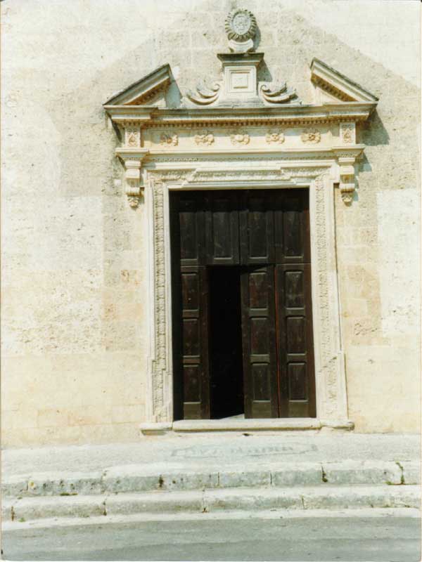 Portale di Chiesa San Carlo ad Acquarica del Capo