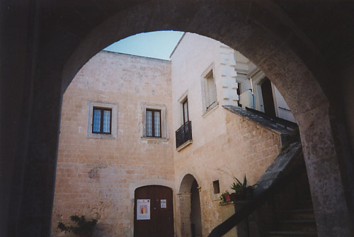 Cortile interno Palazzo Palmieri a Martignano