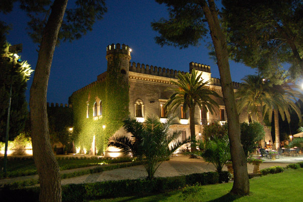 antica tenuta storica Castello Monaci Salice salentino, Puglia