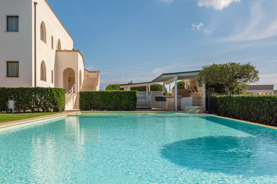 Hotel Montecallini a San Gregorio con piscina su Salento.it