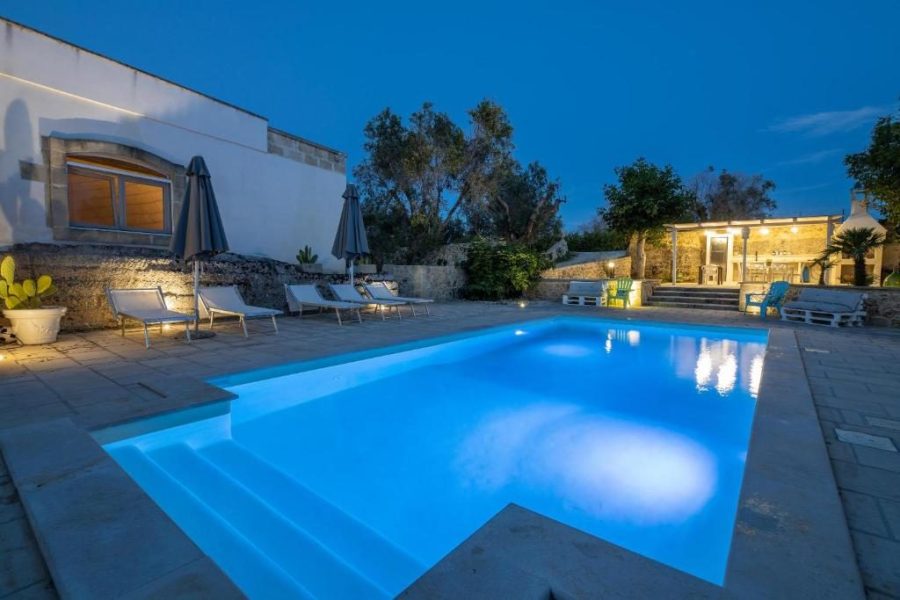 Villa con piscina, ideale per 7 persone a Poggiardo (Lecce) su Salento.it