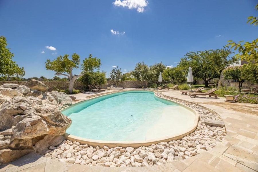 Masseria con piscina, per 12-15 persone a Martano (Lecce) su Salento.it