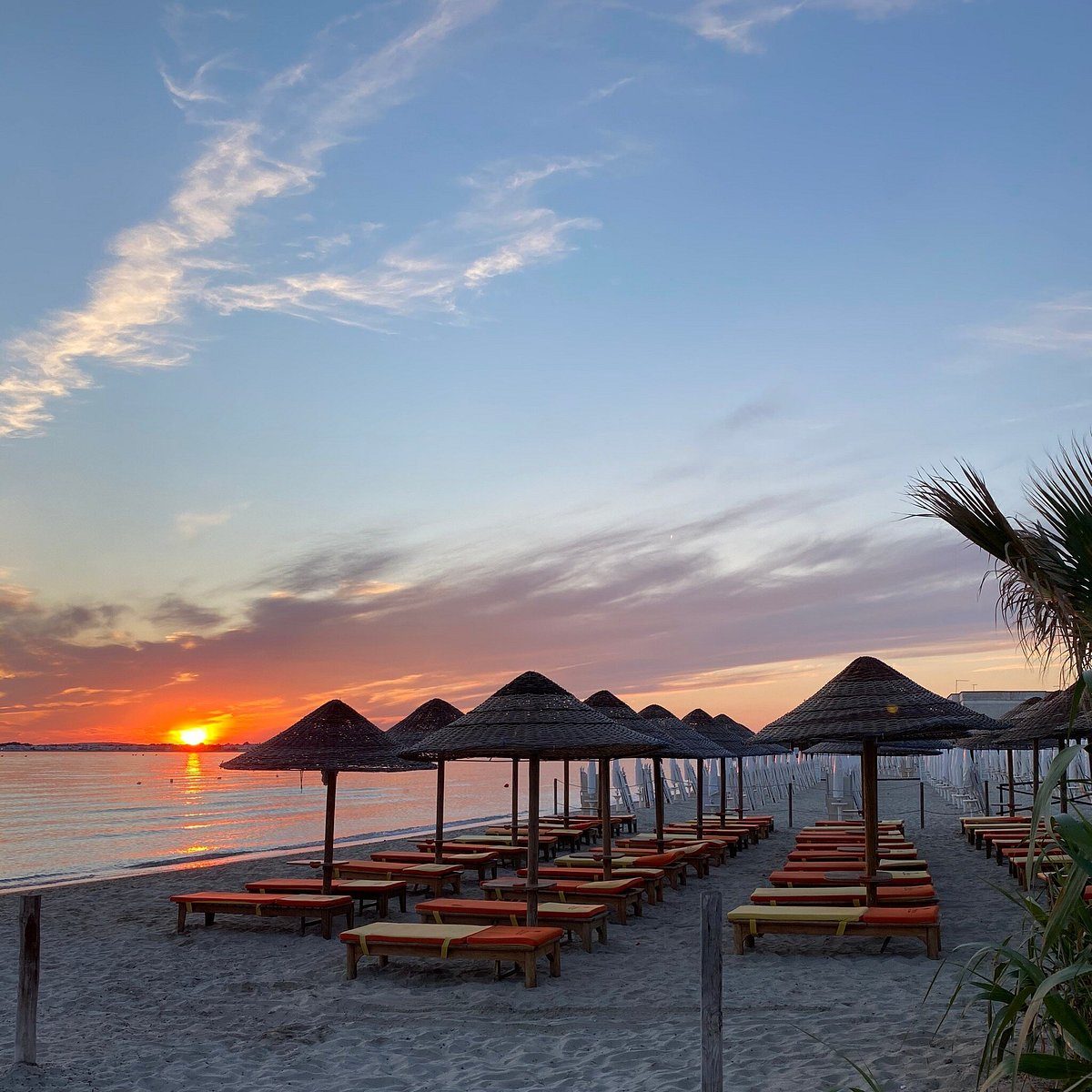 Lido Hookipa Beach