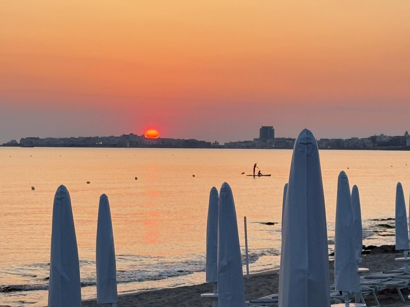 Lido Por Do Sol Baia Verde