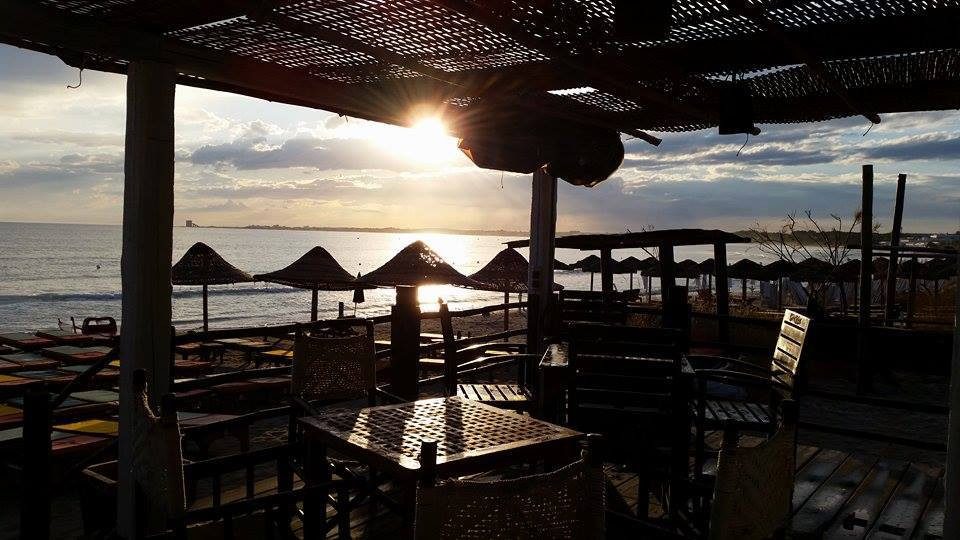 Lido Hookipa Beach