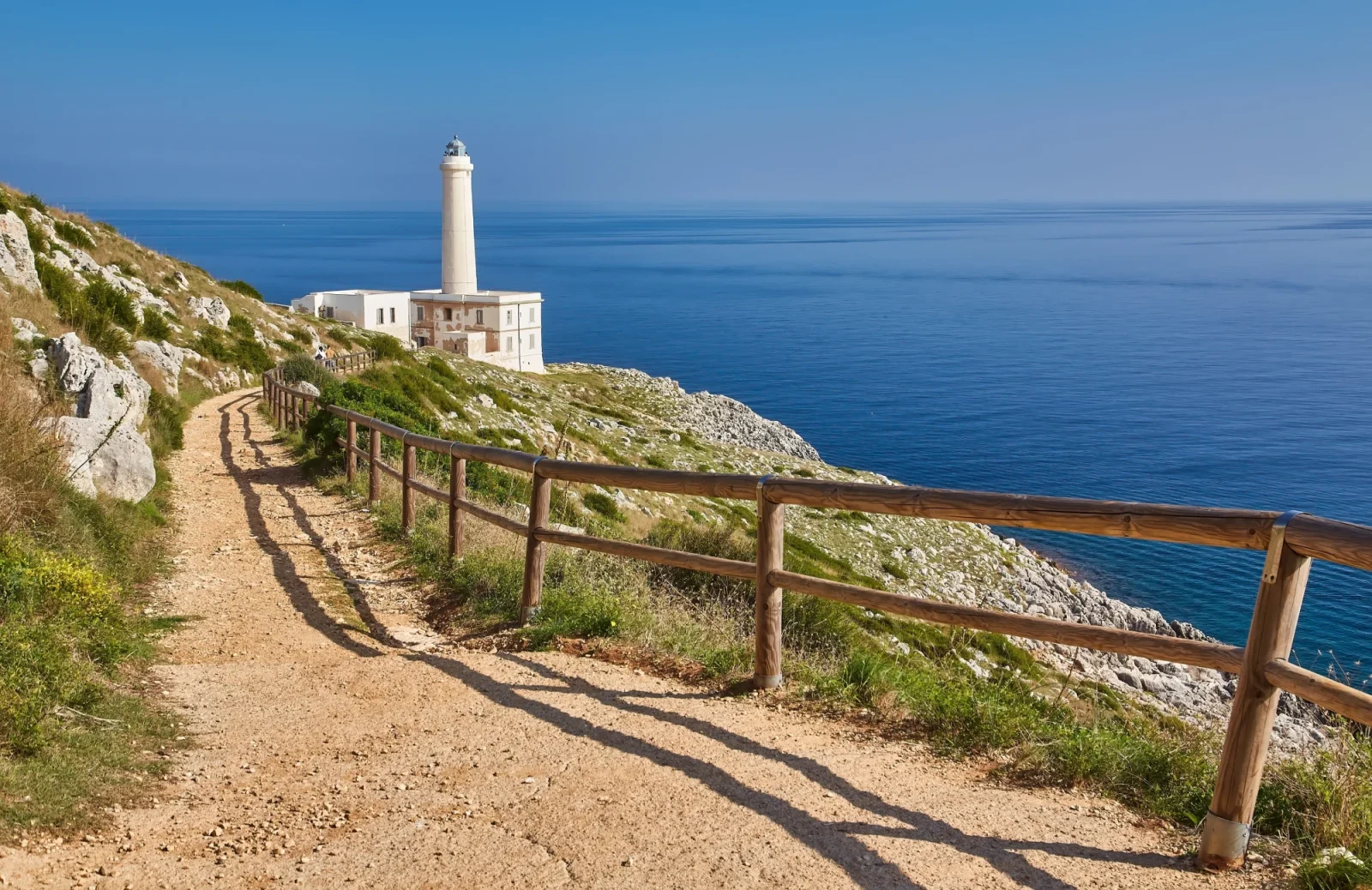 Costa Adriatica - Otranto: faro di Punta Palasc&igrave;a