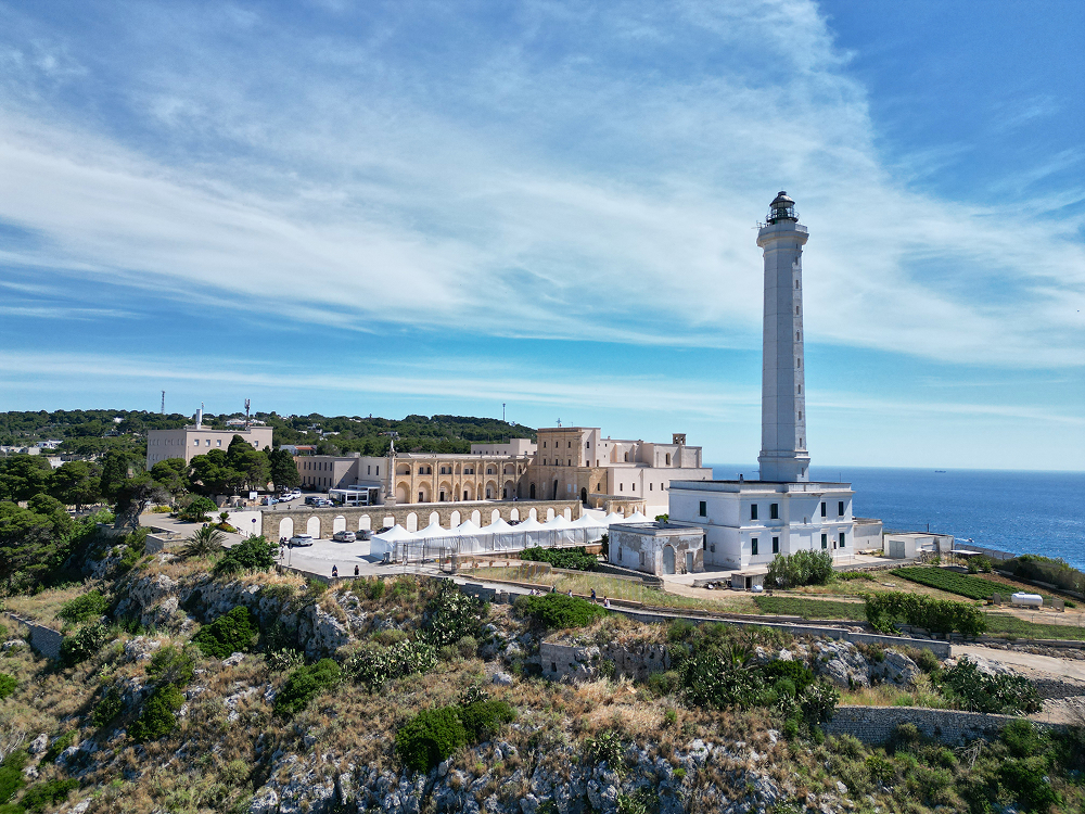 Costa Adriatica - Leuca: la basilica e il faro